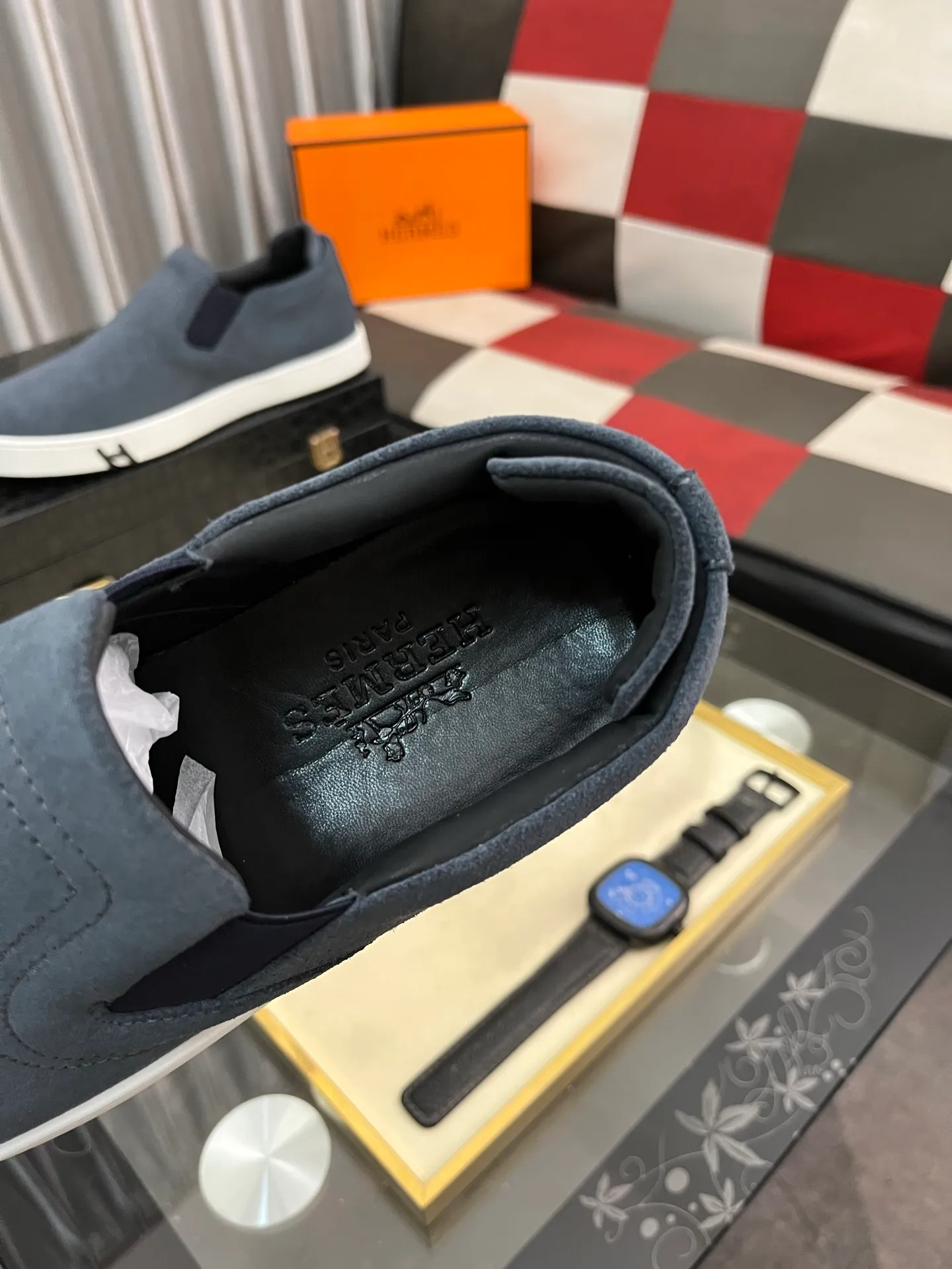 Men's Men's Shoes💰458⌚️⌚️HERMES/Hermès Hugo sneakers are casual men's shoes. These sneakers are made of imported first-layer cowhide leather and breathable mesh design. The contrasting color design creates a dynamic and modern shape. The front end of the toe is decorated with natural-color rubber inlays, making it novel and fashionable. The texture is incomparable, with cowhide lining and cowhide foot pads, the upper foot is comfortable and breathable, and the rubber sole is decorated with geometric patterns and iconic "H" details. A very personal one! Size: 38-44